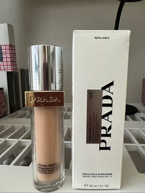 Prada Reveal Foundation LN5 - Light Beige with Gold Accent